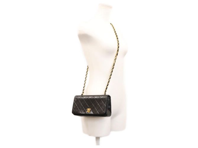 Chanel A03571 Turnlock Full Flap Mini Matelassé 19 Bolsa de Ombro Preto - vista 15