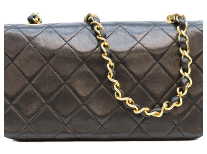 Chanel A03571 Turnlock Full Flap Mini Matelassé 19 Bolsa de Ombro Preto - vista 3