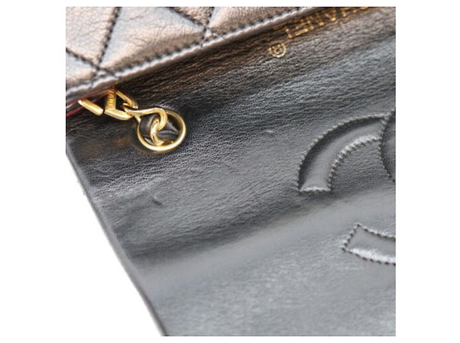 Chanel A03571 Turnlock Full Flap Mini Matelassé 19 Bolsa de Ombro Preto - vista 9