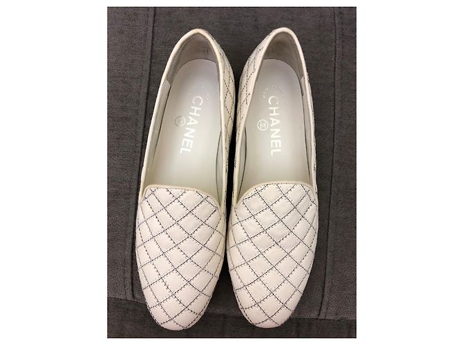 Chanel Loafer aus gestepptem Leder Weiß - Ansicht 10