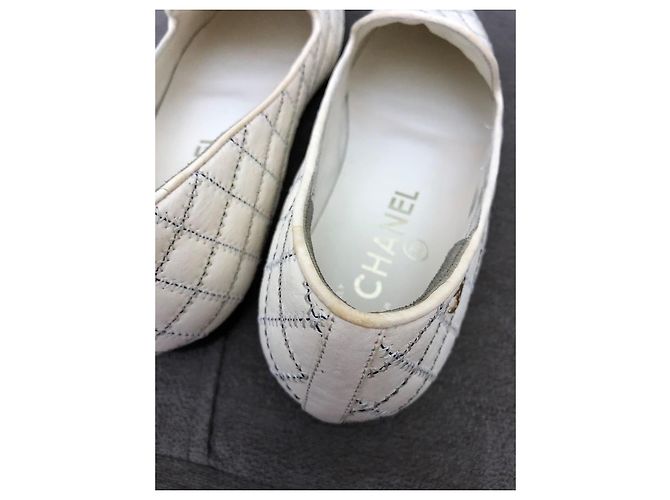 Chanel Loafer aus gestepptem Leder Weiß - Ansicht 11