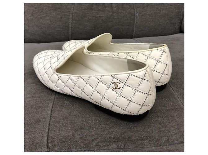 Chanel Loafer aus gestepptem Leder Weiß - Ansicht 7