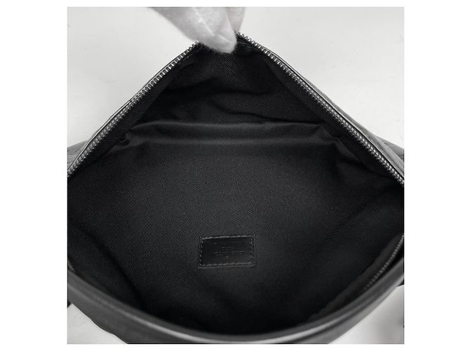 Marsupio Louis Vuitton Discovery Bumbag PM Nero - vista 7