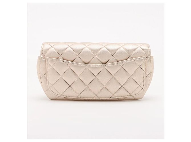 Borsa a tracolla Chanel in pelle dorata D'oro - vista 4