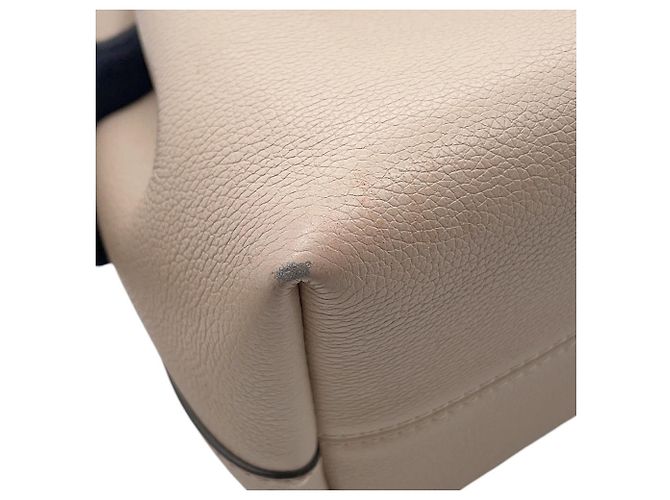 Borsa a tracolla in pelle Louis Vuitton Lockme Bucket Beige - vista 10