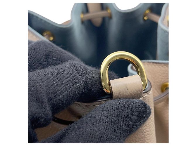 Borsa a tracolla in pelle Louis Vuitton Lockme Bucket Beige - vista 14