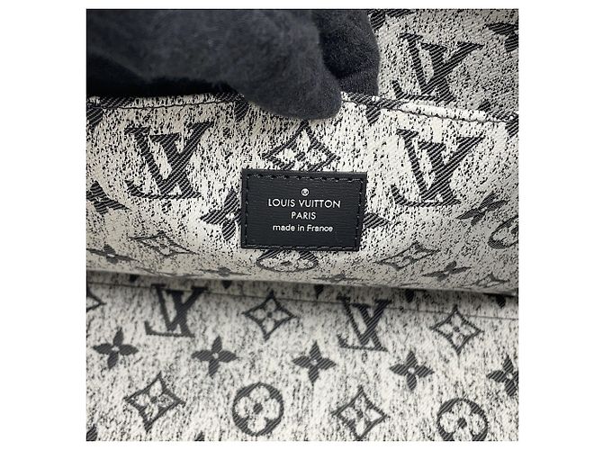 Borsa Tote Louis Vuitton Monogram Jacquard Denim OnTheGo MM Marrone - vista 12