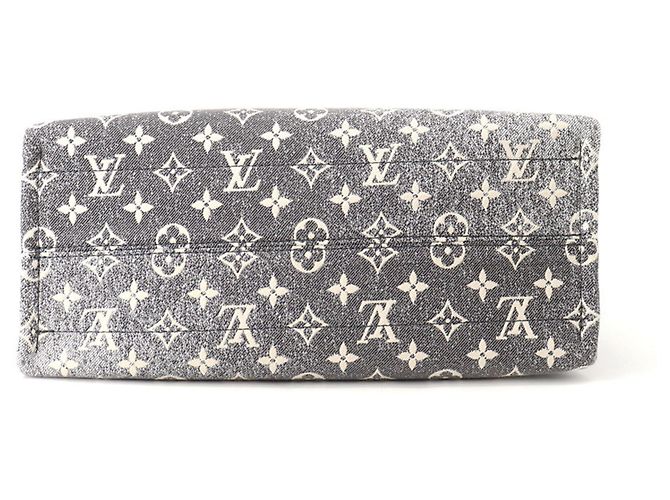 Borsa Tote Louis Vuitton Monogram Jacquard Denim OnTheGo MM Marrone - vista 3
