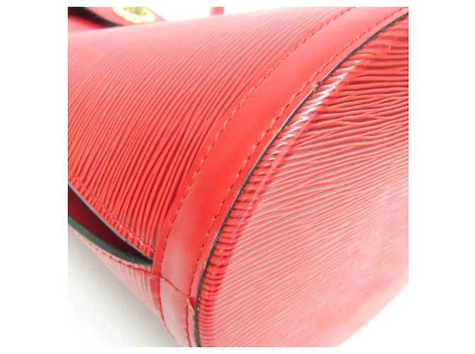 Borsa a tracolla Louis Vuitton Epi Cluny in rosso Castilian - vista 5