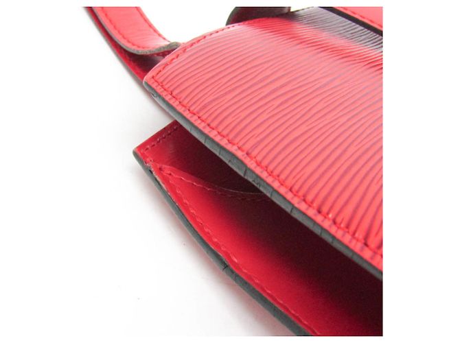 Borsa a tracolla Louis Vuitton Epi Cluny in rosso Castilian - vista 6