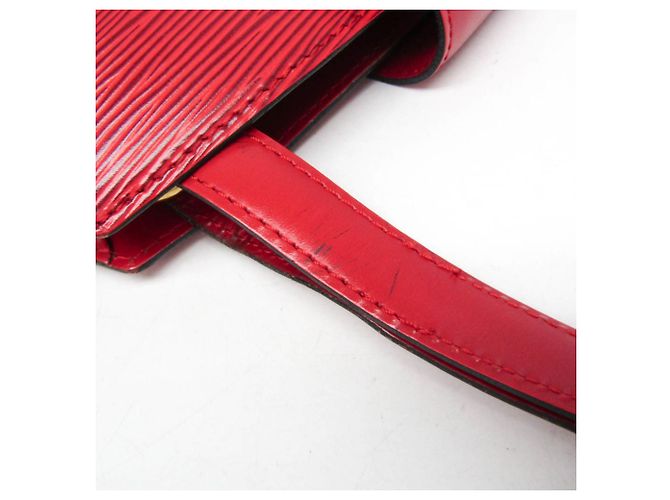 Borsa a tracolla Louis Vuitton Epi Cluny in rosso Castilian - vista 7