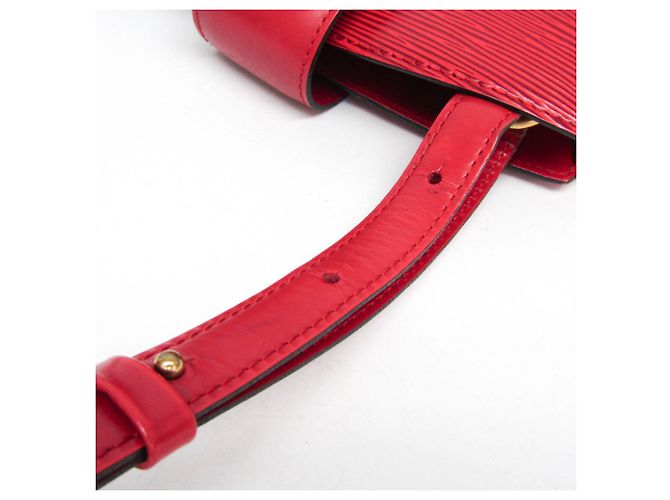 Borsa a tracolla Louis Vuitton Epi Cluny in rosso Castilian - vista 8