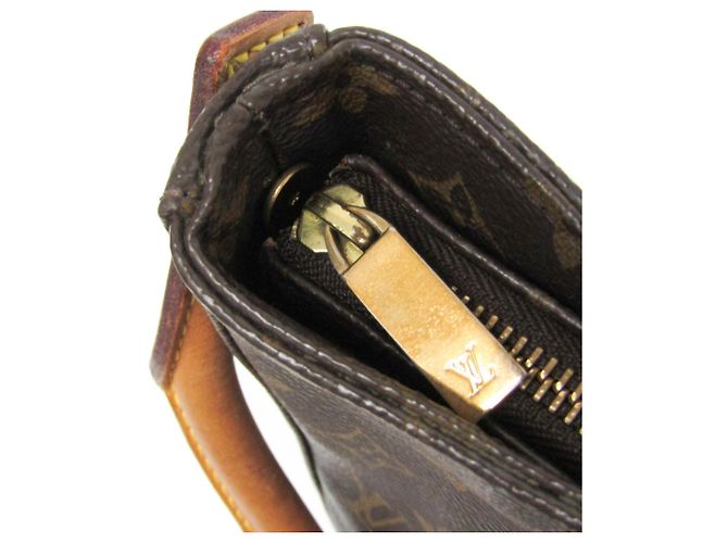 Borsa a tracolla Louis Vuitton Monogram Looping GM M51145 Marrone - vista 11