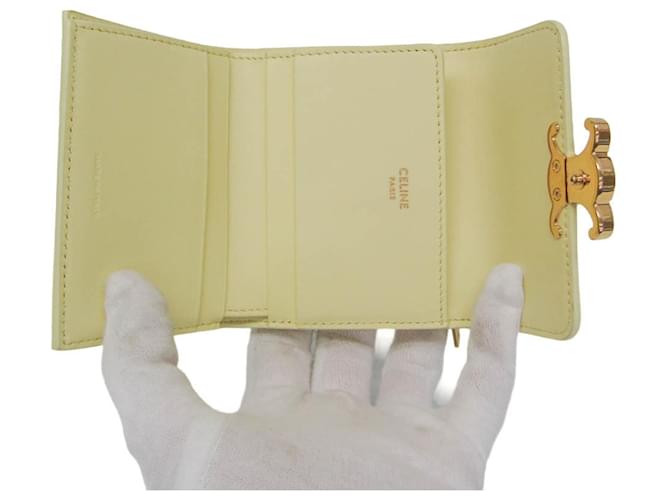 Céline Cartera compacta Triomphe Celine en amarillo - vista 4