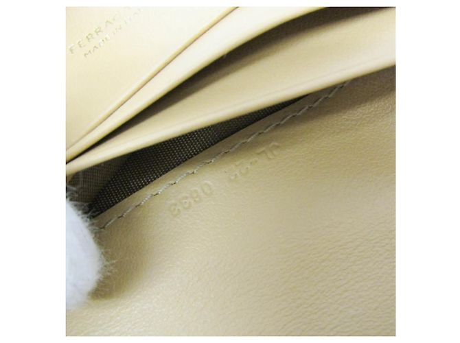 Cartera de cuero con cierre de doble pliegue Gancini de Salvatore Ferragamo - vista 15