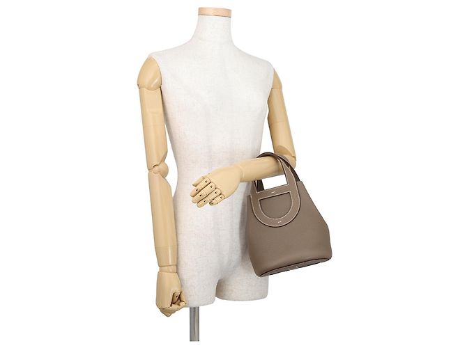 Hermès Borsa Tote Hermes Kara In the Loop 18 in Etoupe Gray Taupe - vista 4