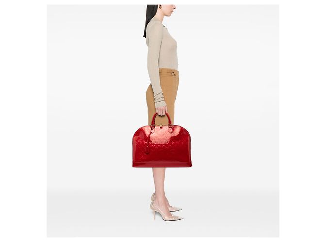 Louis Vuitton Alma GM Vernis Monogramma Rosso - vista 7