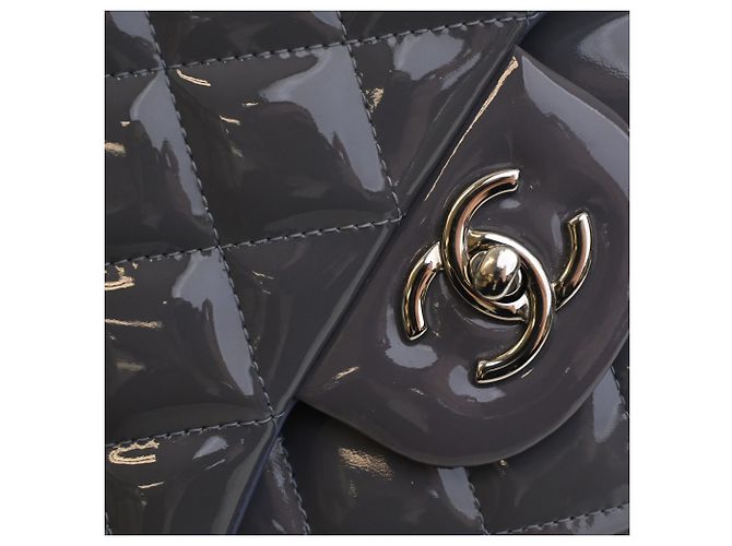 Chanel Gray Jumbo Classic Striped Patent Double Flap Marrone - vista 12