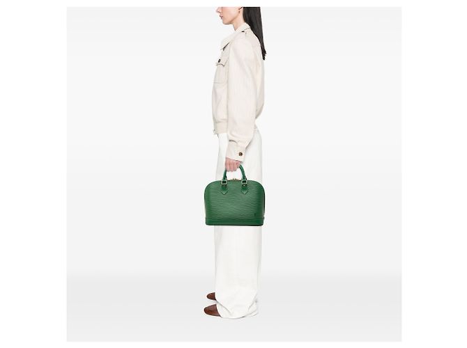 Louis Vuitton Alma PM in pelle Epi verde - vista 7