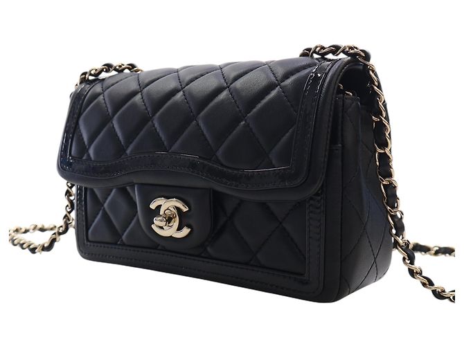 Chanel Black Mini CC Matelassé Lambskin Lucido Half Flap Nero - vista 3