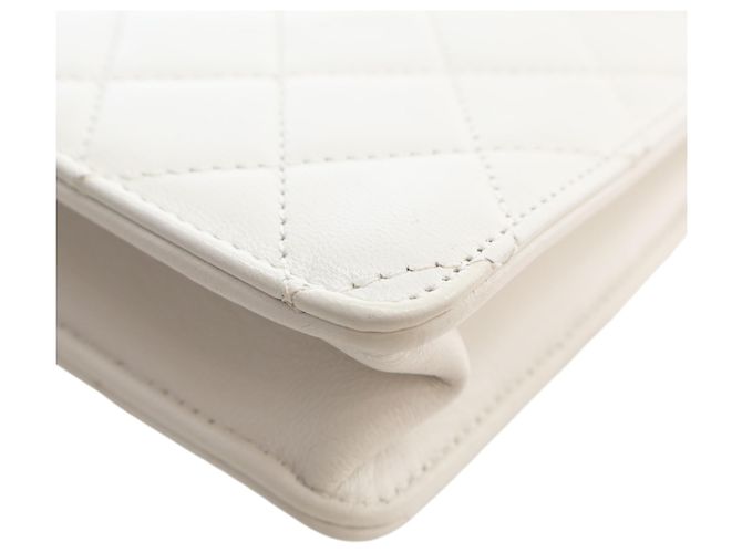 Chanel White Small Quilted Lambskin Chic Pearls Flap Bianco - vista 12