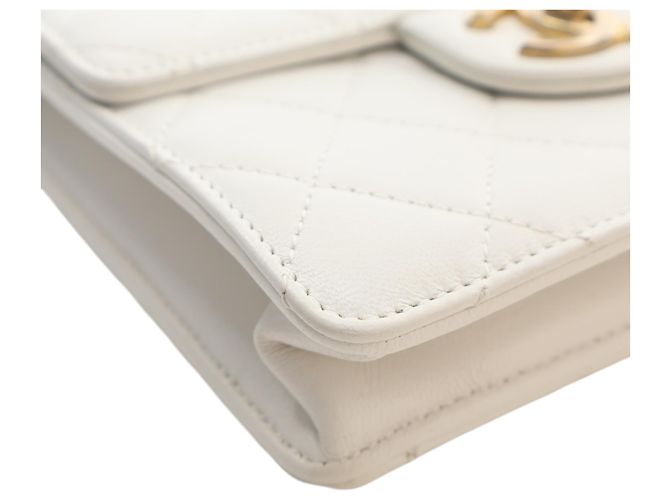 Chanel White Small Quilted Lambskin Chic Pearls Flap Bianco - vista 9