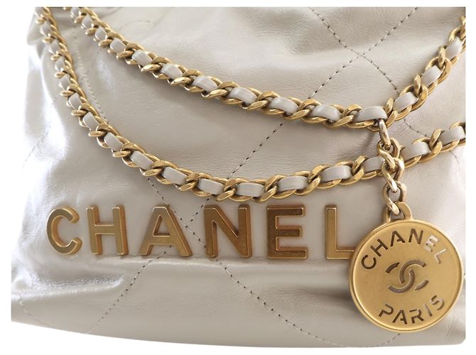 Chanel White Mini Shiny Calfskin 22 Hobo Bianco - vista 8