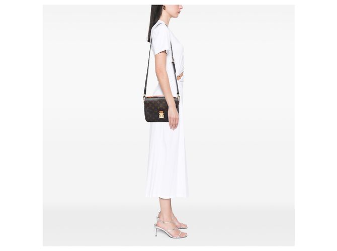 Louis Vuitton Marrone Monogram Pochette Metis - vista 5