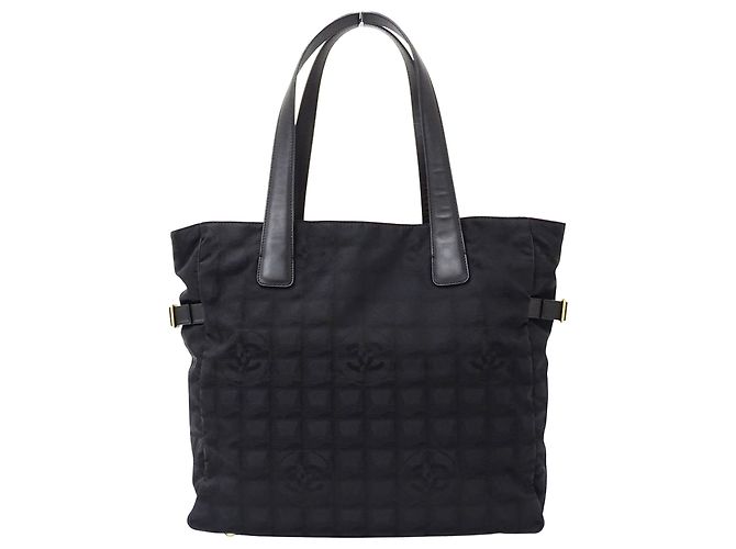 Bolso Tote Chanel de nylon negro con herrajes dorados - vista 2