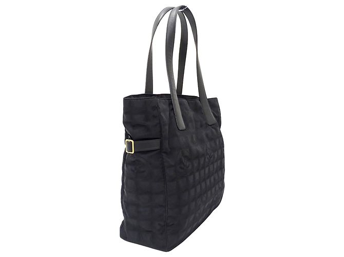 Bolso Tote Chanel de nylon negro con herrajes dorados - vista 4