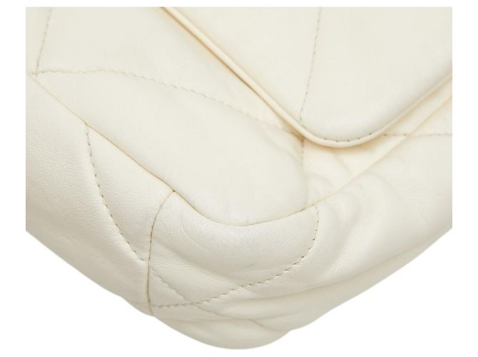 Borsa a tracolla Chanel Coco Mark 19 Chain Bianco - vista 5
