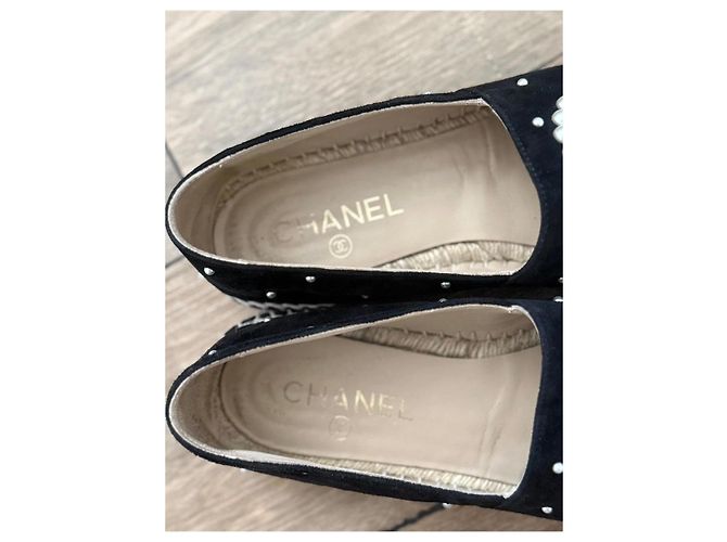 Chanel Espadrilles in scamosciato nero con perle - view 3