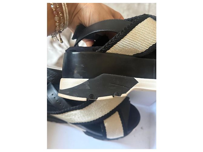 Marni Sandali con zeppa pelle e tessuto Nero Beige - vista 9