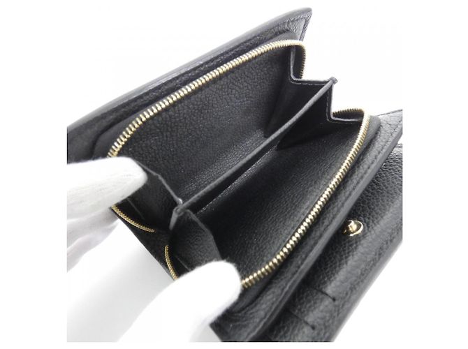 Cartera Claire en Monogram Empreinte Louis Vuitton Negro - vista 9