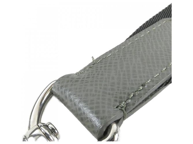 Borsa a tracolla Louis Vuitton Taiga Avenue Verde Verde chiaro - vista 9