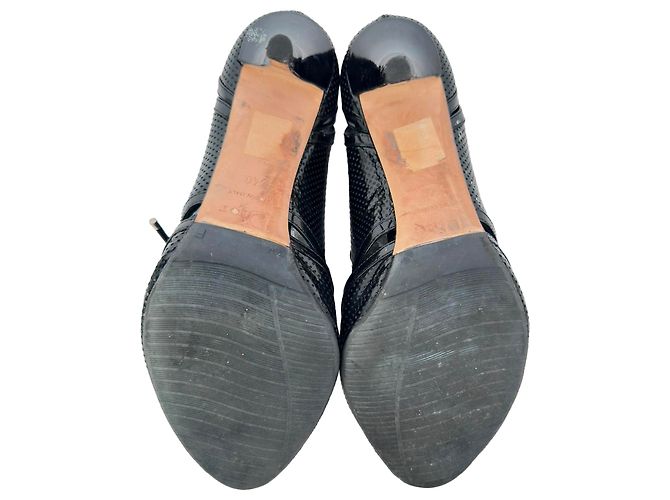 Christian Dior Botas de cano curto com cadarço e bico aberto em couro envernizado preto Dior - vista 8