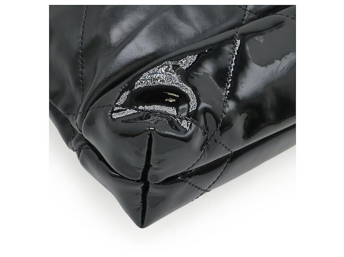 Borsa a tracolla Chanel 22 in pelle di vitello laccata Nero - vista 3
