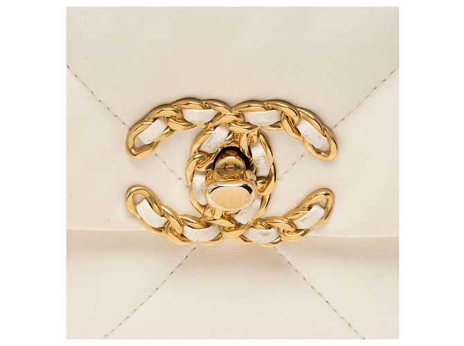 Gabrielle Borsa a tracolla Chanel Lambskin 19 Medium Flap Bianco - vista 9
