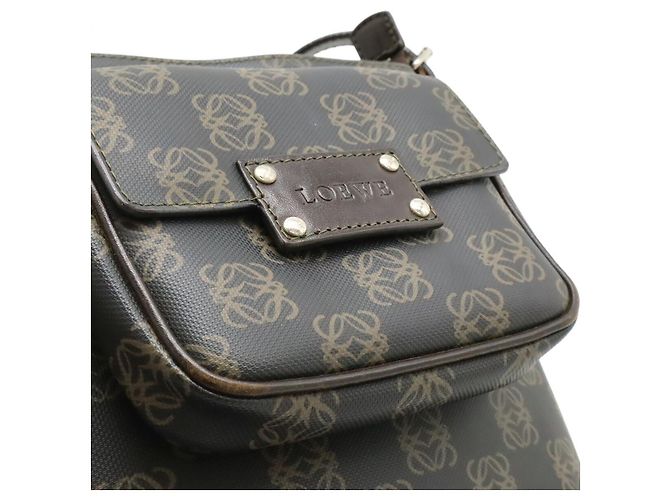 Borsa a tracolla in pelle Loewe Anagram Nero - vista 9