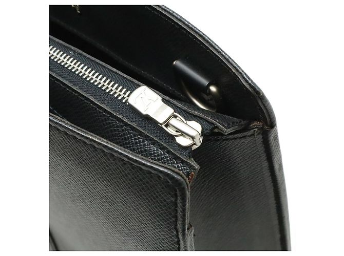 Valigetta Louis Vuitton Taiga Document Nero - vista 6