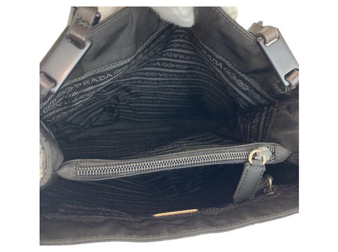 Borsa a tracolla in nylon Prada Tessuto con logo triangolo Nero - vista 9