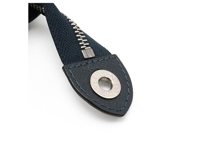 Clutch Louis Vuitton Taiga Pochette Voyage MM Blu - vista 4