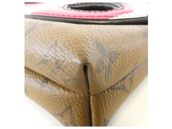 Pochette Louis Vuitton Monogram Kabuki Marrone Fuschia - vista 3