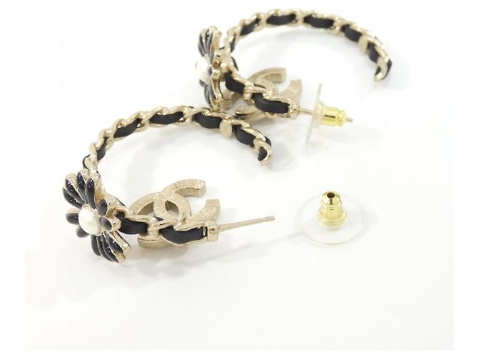 Pendientes de botón Chanel AB9650 Negro Blanco Dorado - vista 3