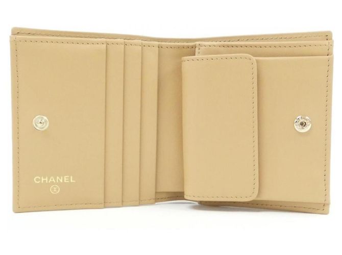 Cartera bi-fold en piel de becerro granulado beige Chanel - vista 5