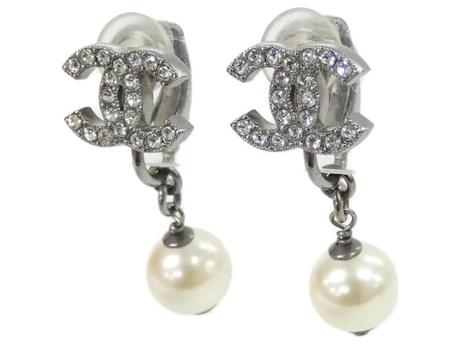 Orecchini a lobo Chanel argento e bianco - vista 2