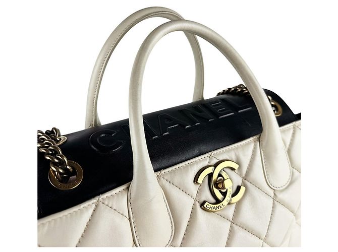 Borsa in pelle Chanel Portobello Nero Bianco sporco - vista 10