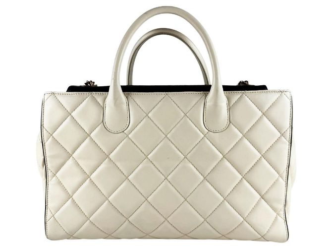 Borsa in pelle Chanel Portobello Nero Bianco sporco - vista 3