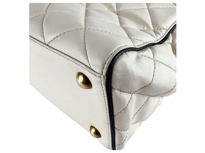 Borsa in pelle Chanel Portobello Nero Bianco sporco - vista 8