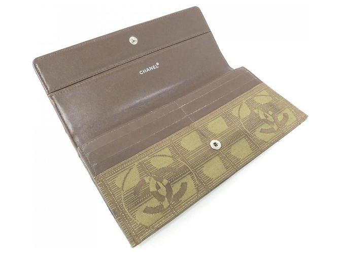 Cartera larga plegable Chanel Travel Line Caqui - vista 5